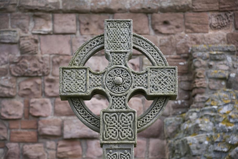 The Celtic Cross – one of the most famous Irish Celtic symbold