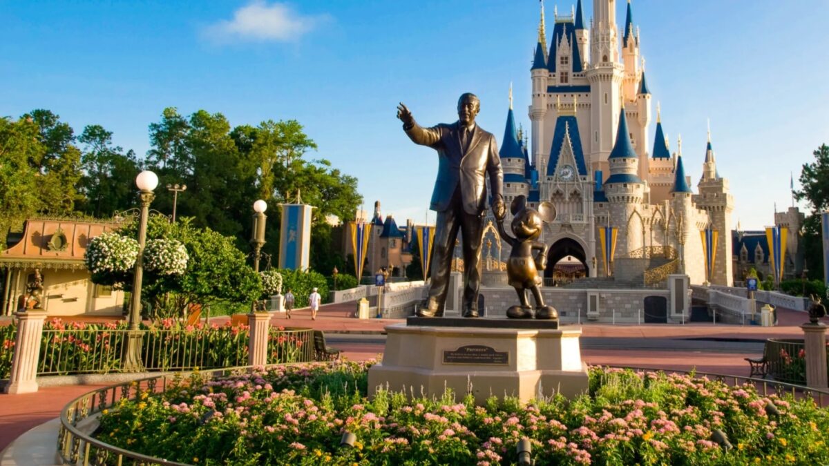 The ULTIMATE Disneyland guide: all Disney resorts, RANKED