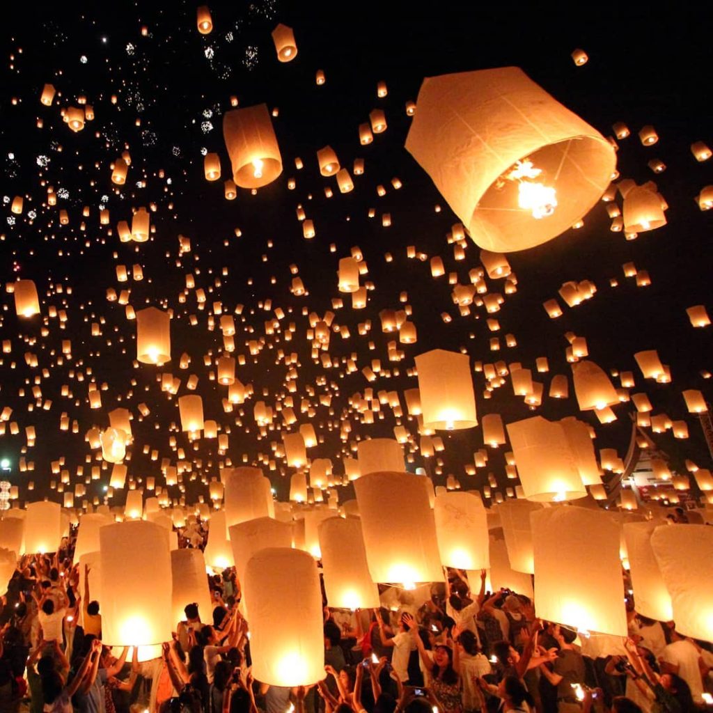 Another of the top festivals is the Yi Peng Lantern Festival.