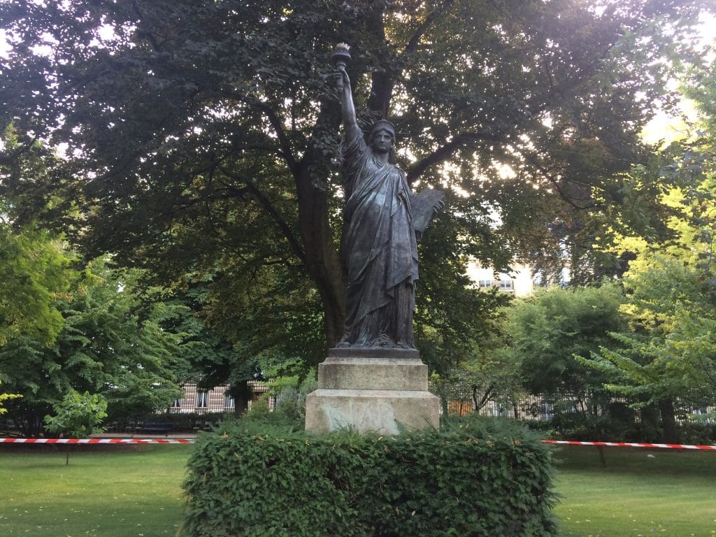 Fancy a little taste of New York while in Paris? If so, head to the Jardins du Luxembourg.