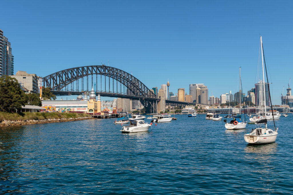 Kirribilli to Lavender Bay is ideal for an afternoon stroll.