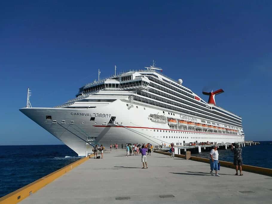 Beautiful view of a cruise ship and travellers.