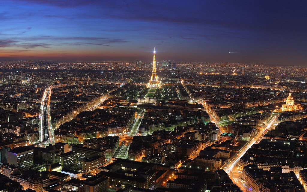 Beautiful view of Paris, France at night as one of the top 10 best cities for vegans in Europe.