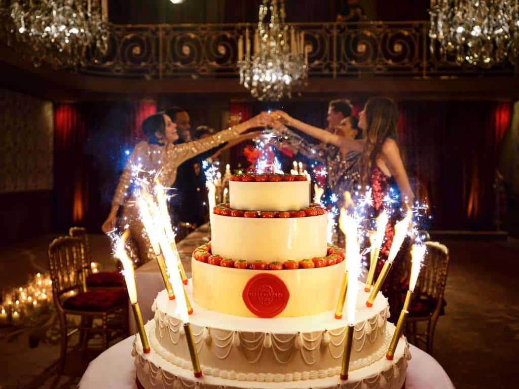 Picture of people celebrating in Hôtel Plaza Athénée. One of the best boutique and luxury hotels in Paris.