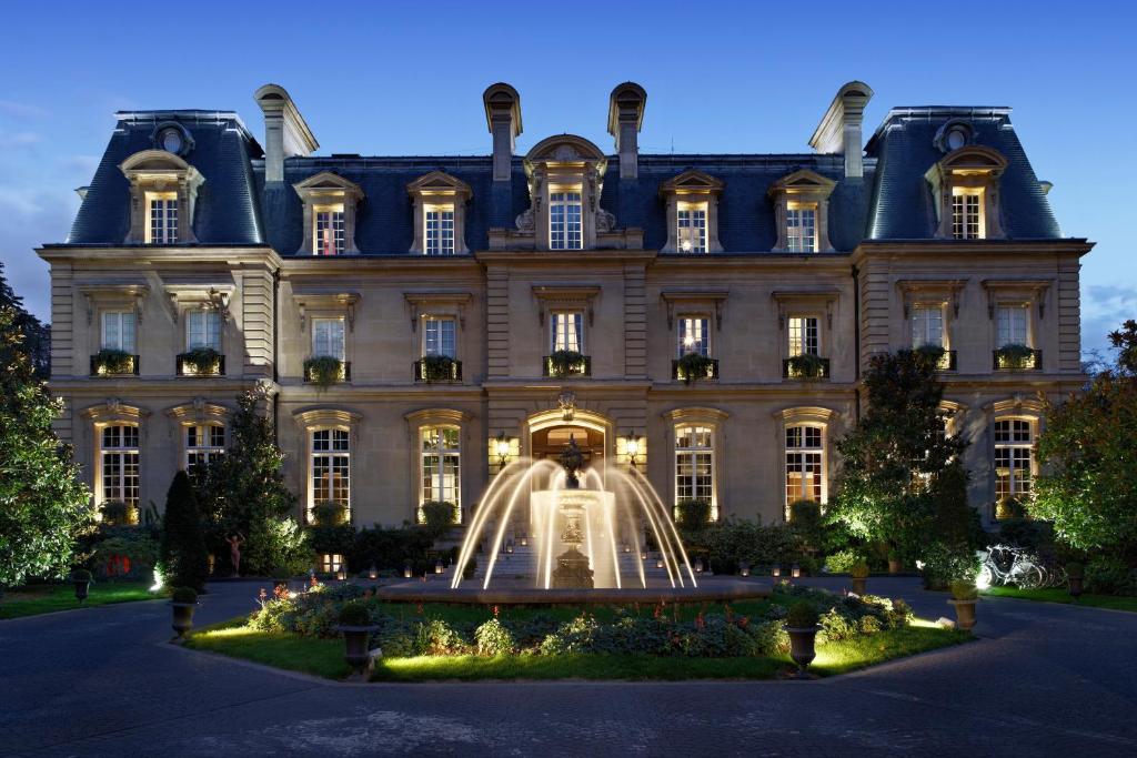 Picture of Hotel Saint James Paris. One of the best boutique and luxury hotels in Paris.