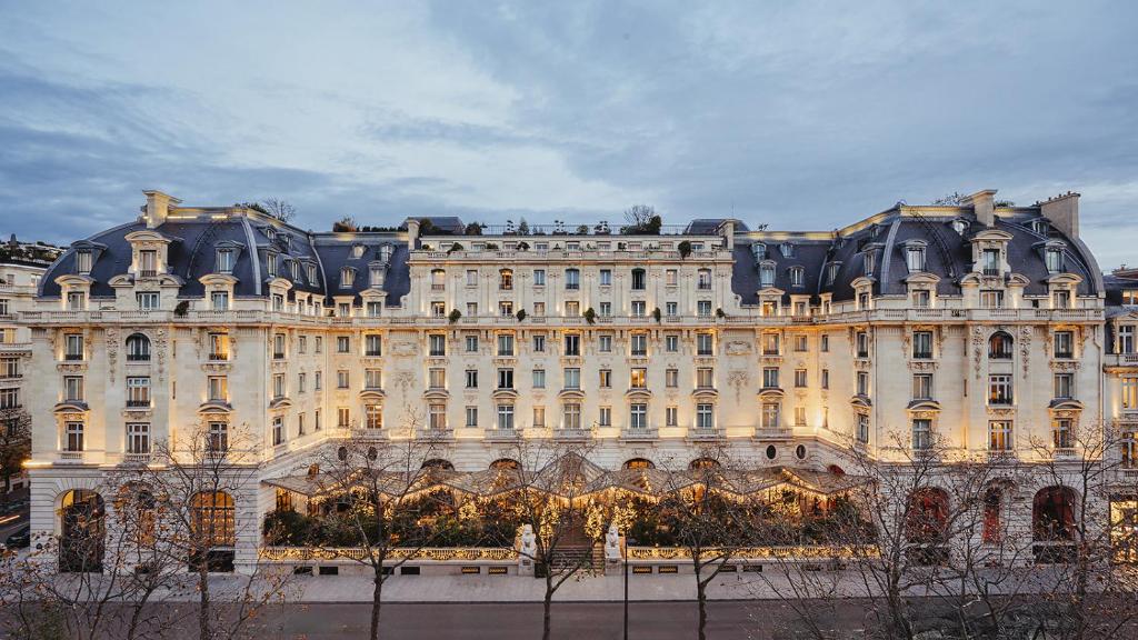 Outside view of The Peninsula Paris. One of best boutique and luxury hotels in Paris. 